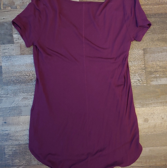 Purple high-low Dynamite tee - Picture 3 of 4